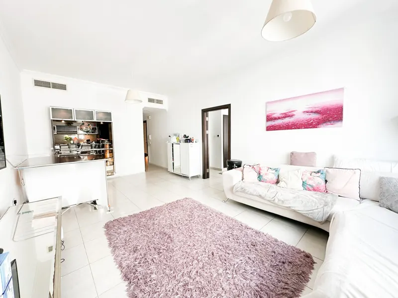 1-bedroom high-floor apartment, Marina Quays
