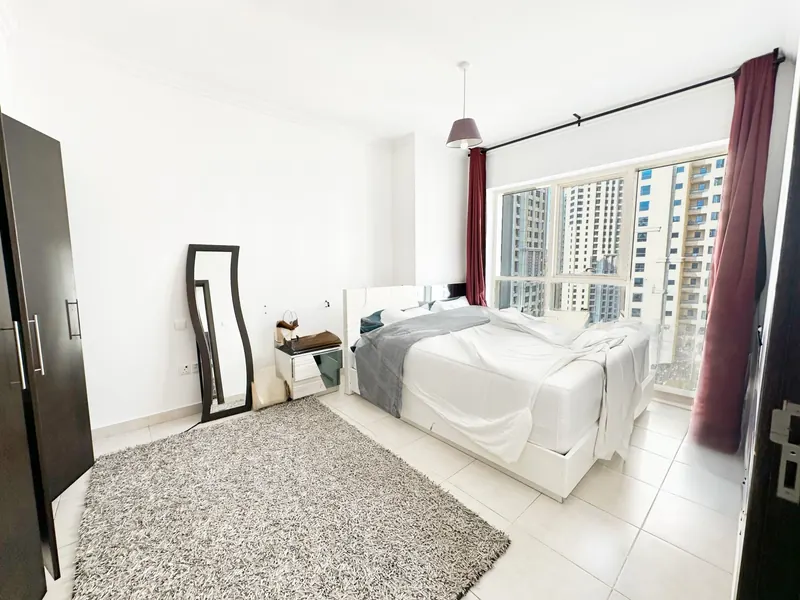 1-bedroom high-floor apartment, Marina Quays