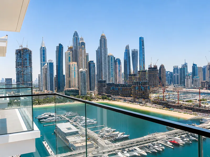 4-bedroom top-floor penthouse, Beach Mansion