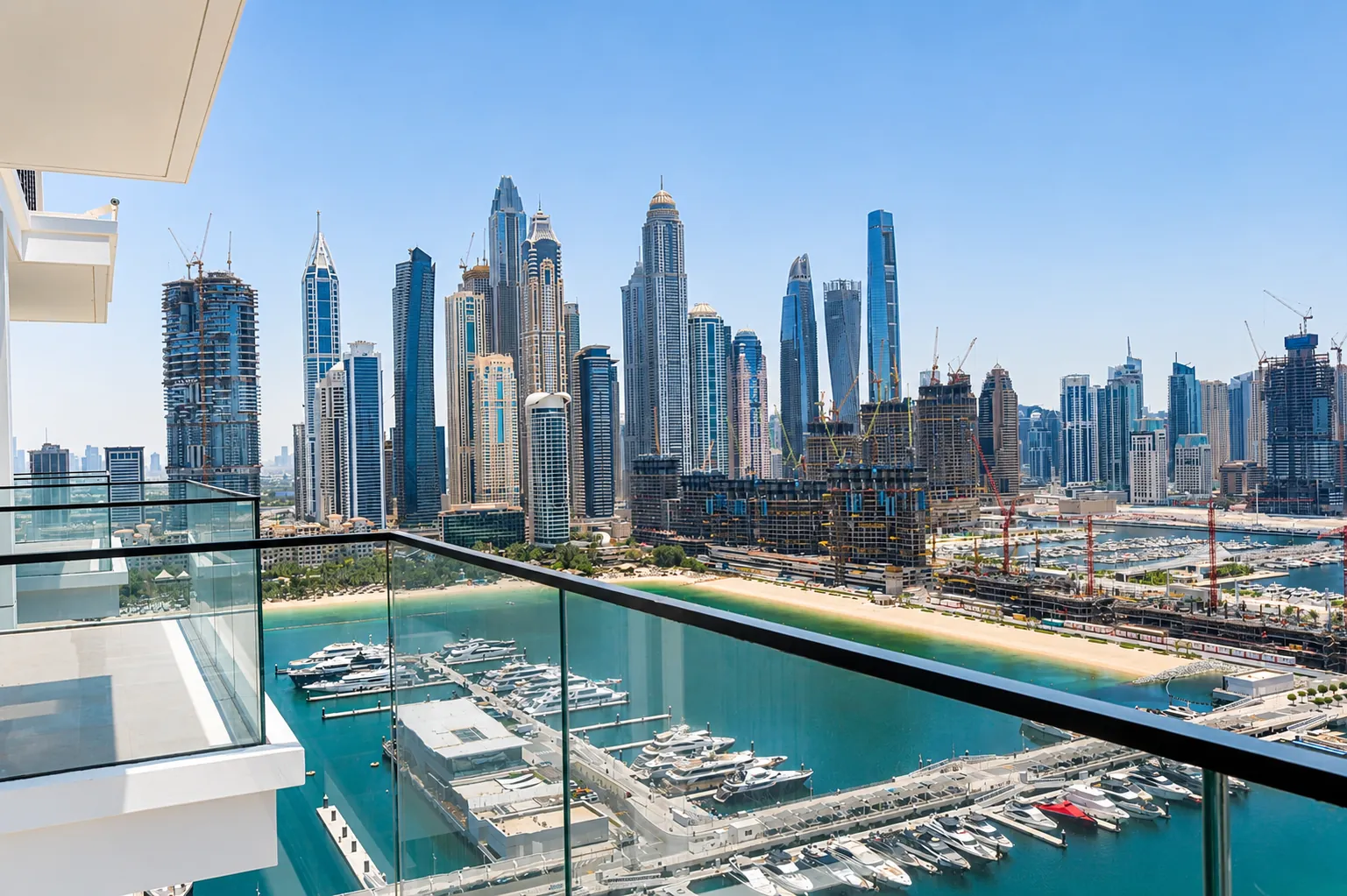 4-bedroom top-floor penthouse, Beach Mansion