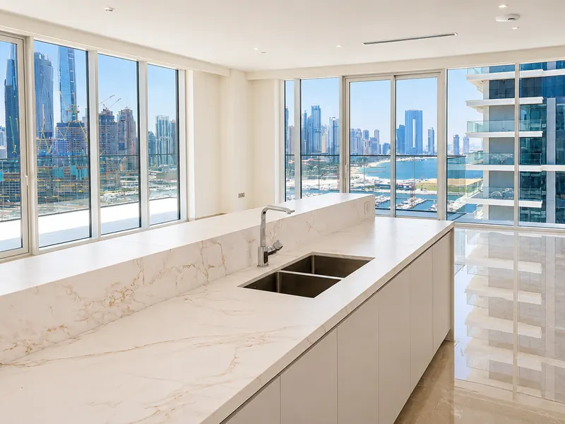 4-bedroom top-floor penthouse, Beach Mansion